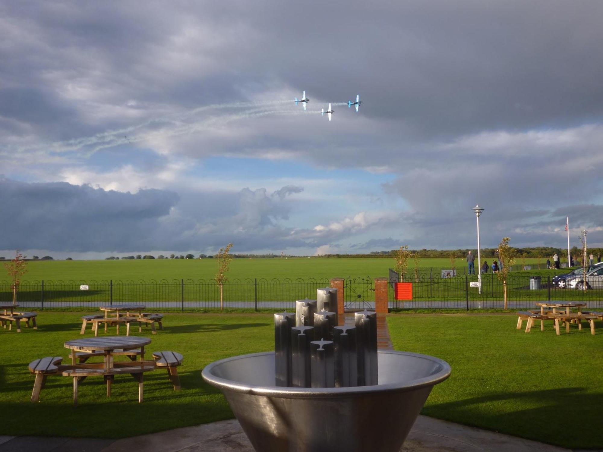 飞行家酒店 Sywell 外观 照片